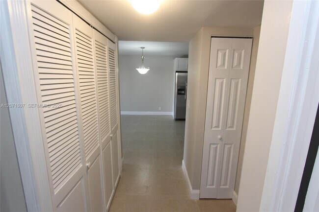 Building Photo - 8005 Lake Dr