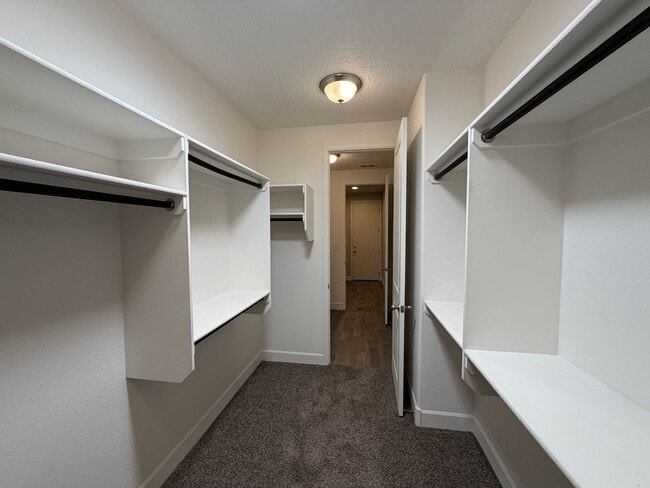 Building Photo - Luxury Single Story 3 Bedroom Plus Office / Sitting Room Recent Construction Available in Exclusi...