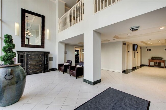 Building Photo - 2479 Peachtree Rd