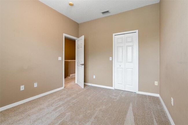 Building Photo - 2052 Park Crescent Dr