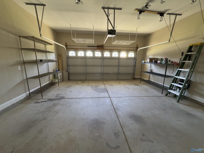 Building Photo - 2444 Bell Manor Dr SW