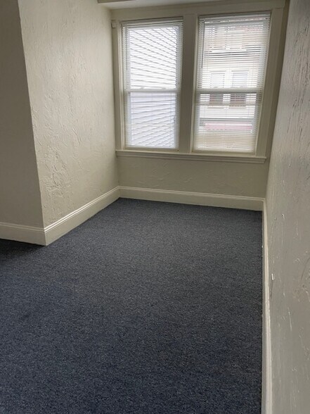 Building Photo - 117A Hawthorne St