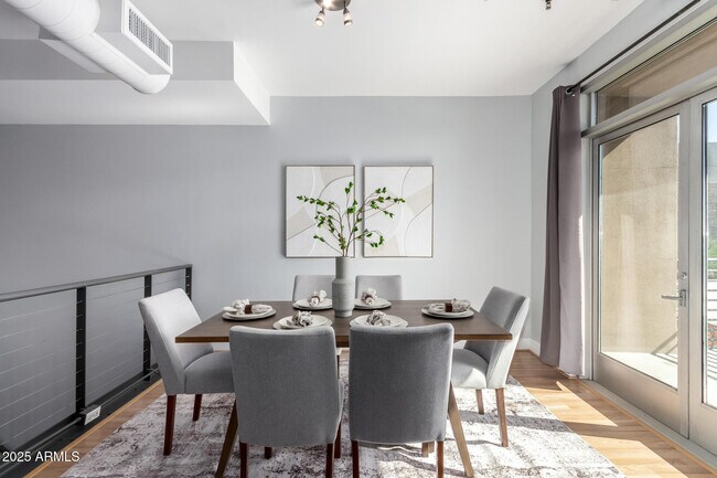 Building Photo - 1326 N Central Ave