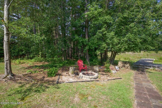 Building Photo - 1205 Greenbriar Dr