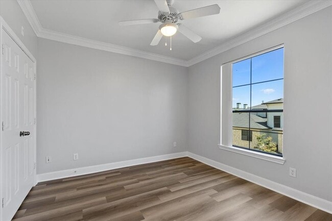 Building Photo - 7701 Rialto Blvd