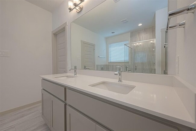 Building Photo - 29326 Red Rocks Pk Dr