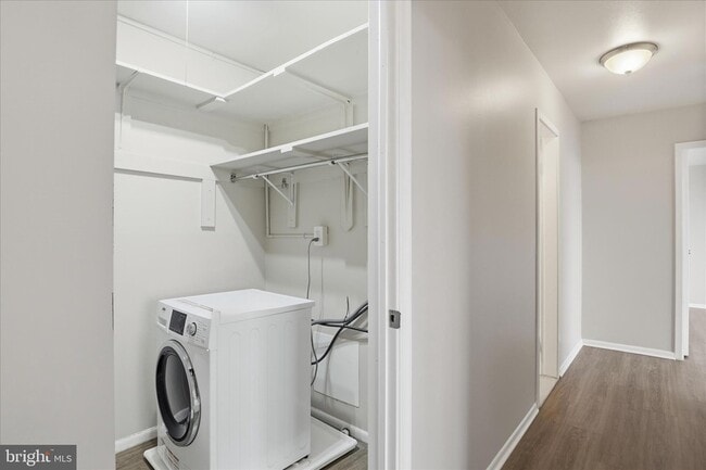 Building Photo - 301 N Beauregard St