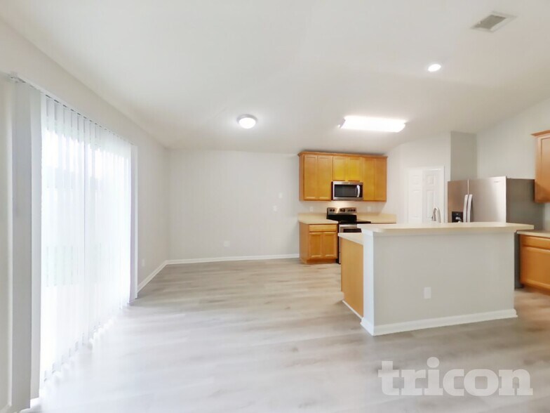 Building Photo - 15254 Little Filly Ct