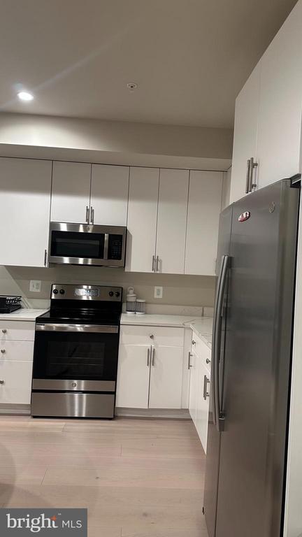 Building Photo - 235 Valley Ave SE