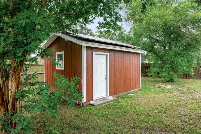 Building Photo - 11313 Red Creek Cir