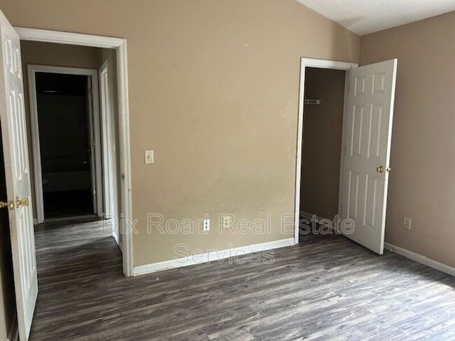 Building Photo - 491 Lite Ct