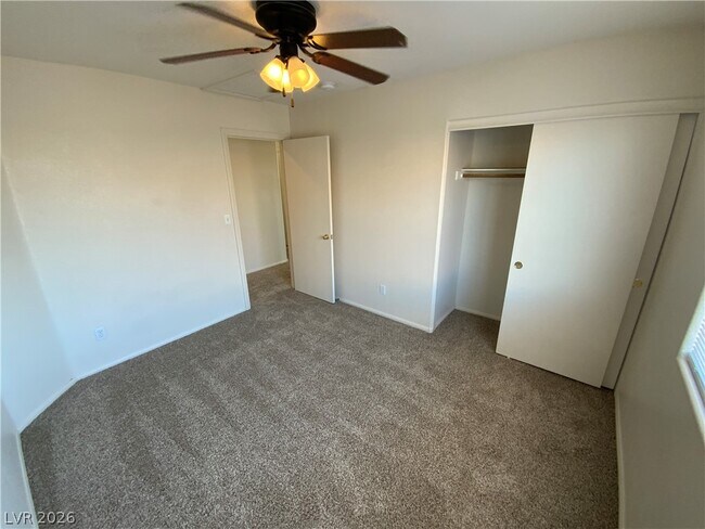 Building Photo - 2392 Predera Ave