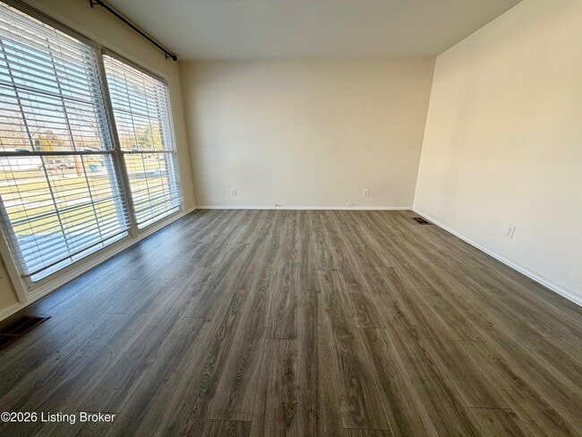 Building Photo - 6216 Hillcrest Ct