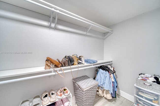 Building Photo - 10520 SW 46th Terrace