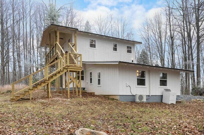 Building Photo - 124 Glad Tidings Ln