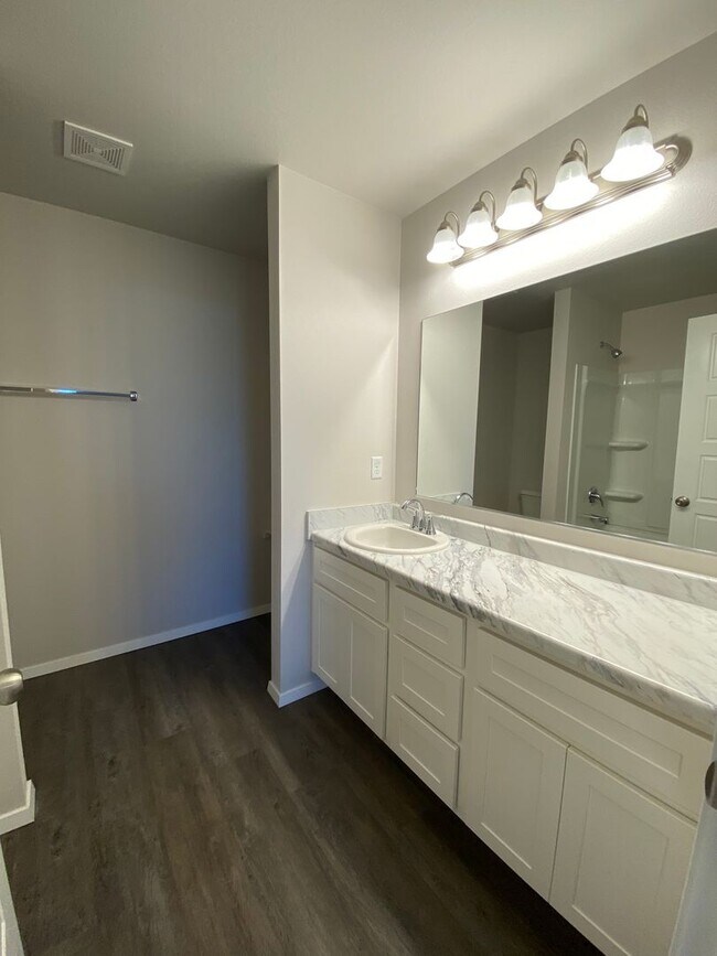 Building Photo - *Pre-leasing* Three Bedroom | Two Bathroom Home in East Village