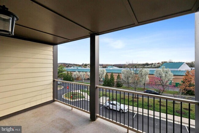 Building Photo - 46007 Woodpecker Sq