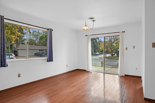 Building Photo - Comfortable 3-Bedroom Home for Rent in Central Davis