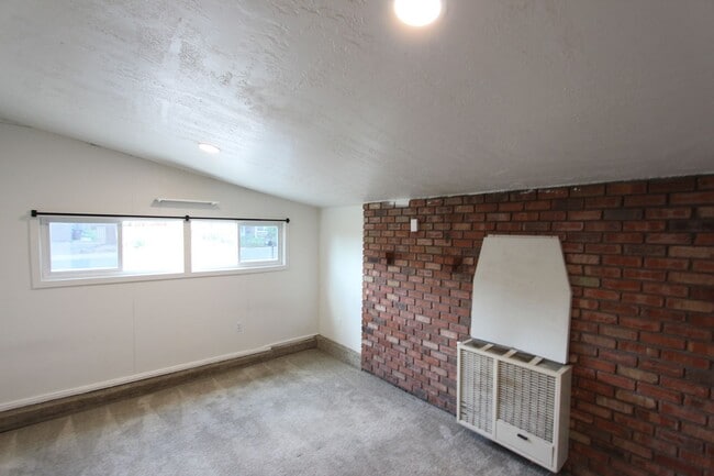 Building Photo - 1612 N San Francisco St
