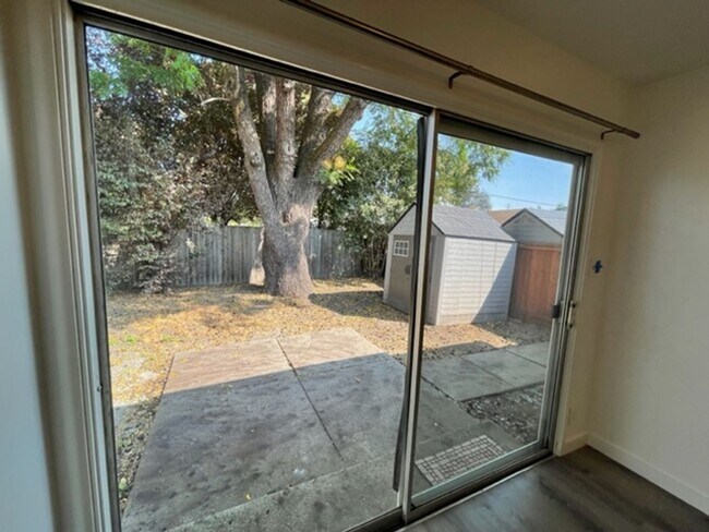 Building Photo - Updated Granny Unit-Prime Montgomery Villa...