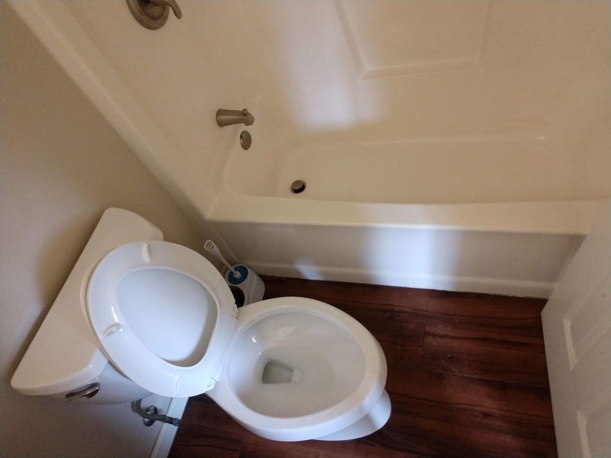 Building Photo - 1025 Riverside Dr