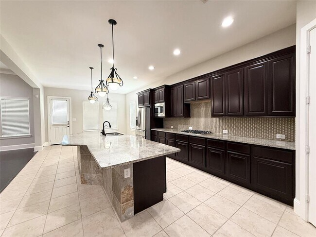 Building Photo - 5711 Stern Springs Ln