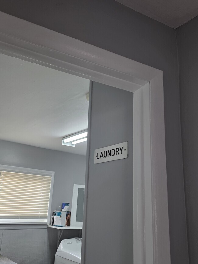 Building Photo - 30555 Brush St