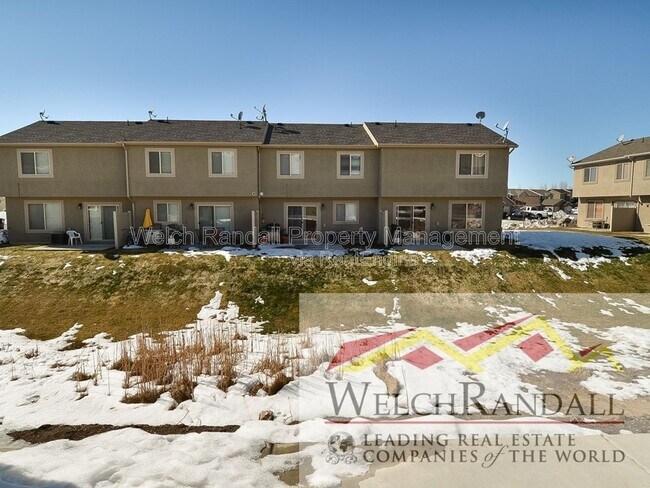 Building Photo - 2433 Wellington Dr