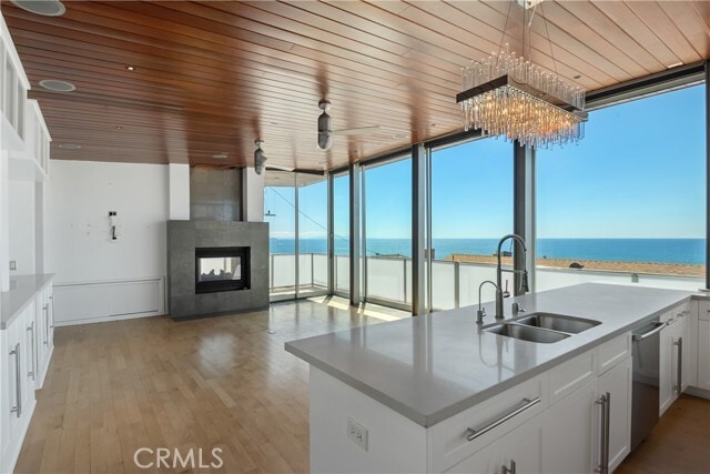 Building Photo - 3316 Crest Dr