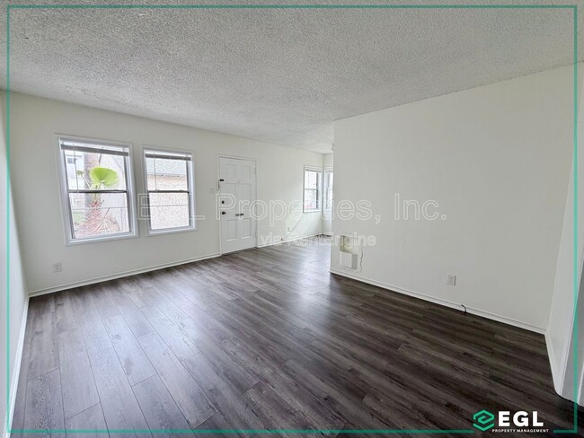 Building Photo - 315 W Queen St