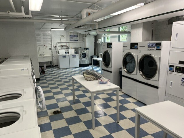 Laundry - 4200 Cathedral Ave NW
