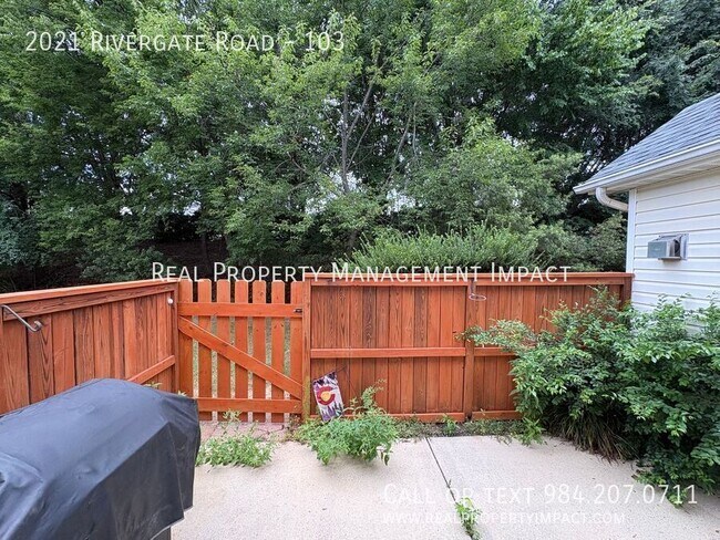 Building Photo - 2021 Rivergate Rd