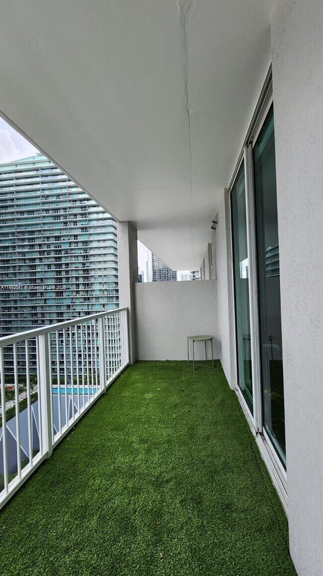 Building Photo - 1250 S Miami Ave