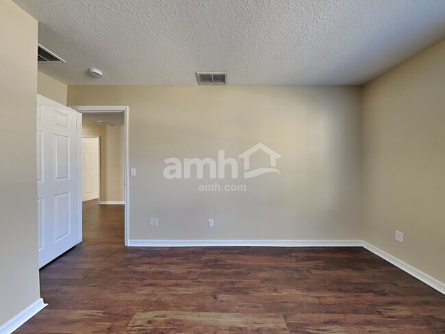 Building Photo - 2340 Norwood Pl