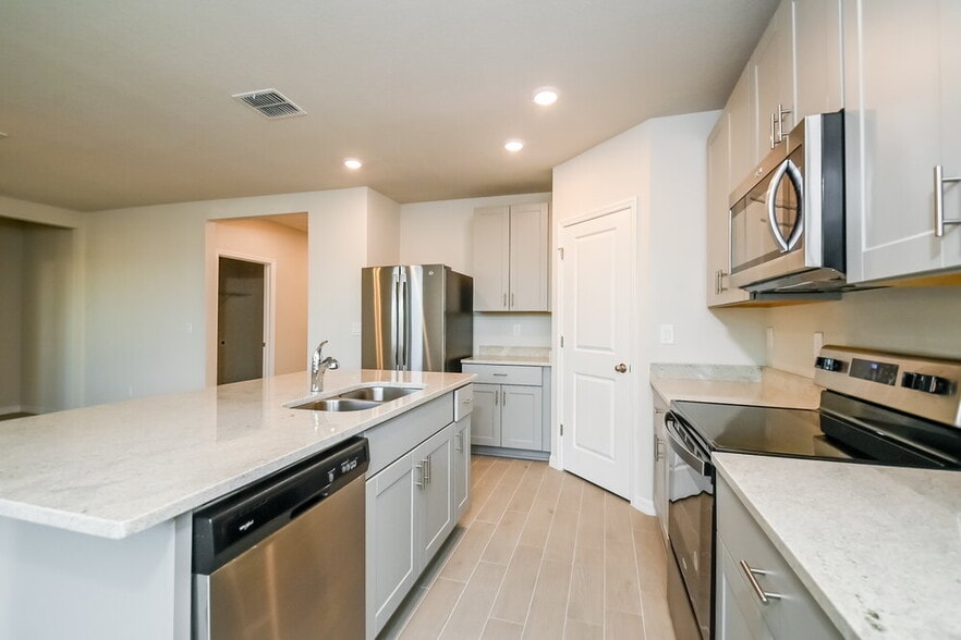 Building Photo - 214 Lovely Ct