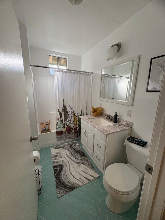 Building Photo - 1766 Carmona Ave