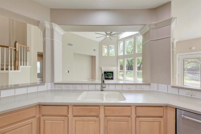 Building Photo - 8105 Endeavor Cir