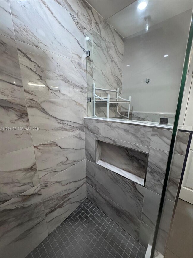 Building Photo - 504 Woodgate Cir