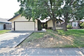 Building Photo - 5032 Laguna Park Dr