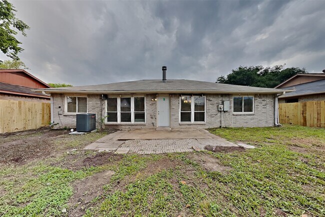 Building Photo - 10107 King Ranch Ln