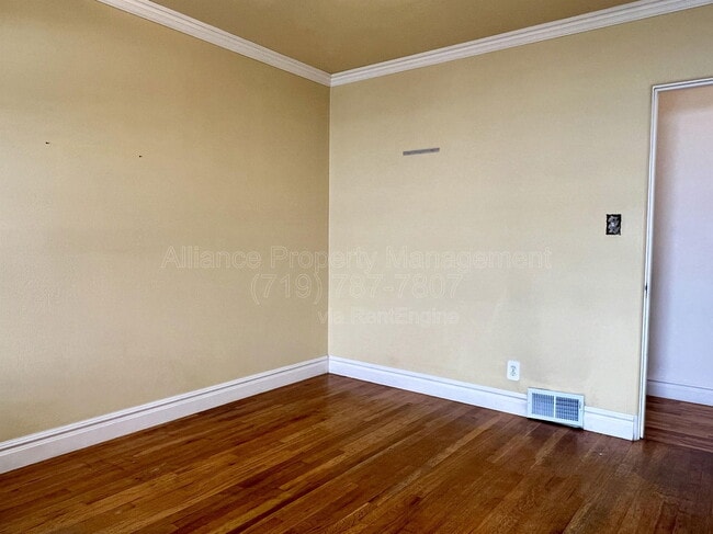 Building Photo - 401 Cheyenne Blvd