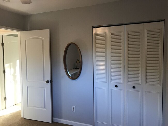 Building Photo - Beautiful Home in West Davis