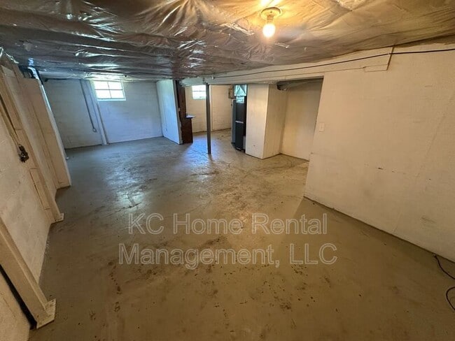Building Photo - 10905 E 47th St