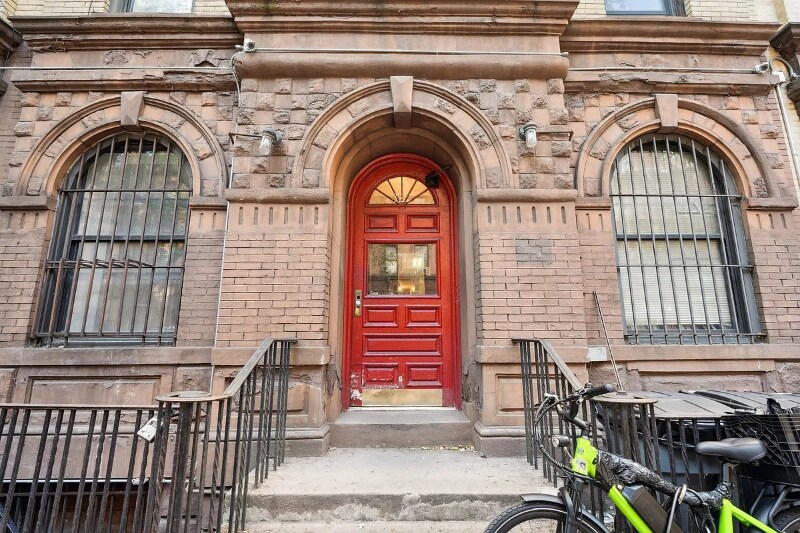 Building Photo - 325 E 89th St