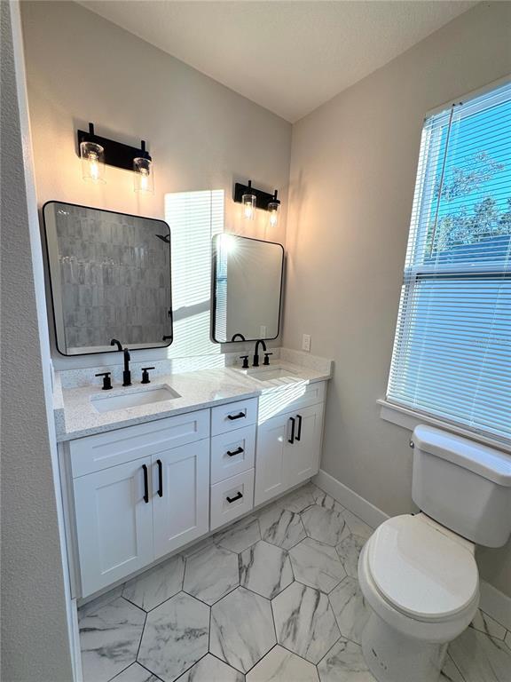 Building Photo - 1919 30th Ave N