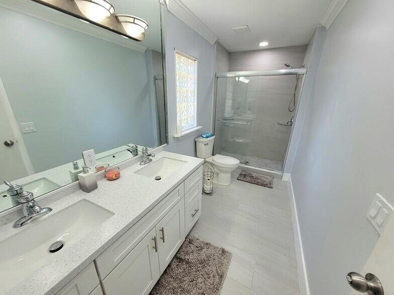 Building Photo - 1328 Waterway Cove Dr