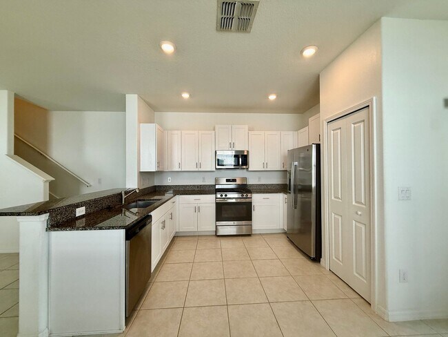 Building Photo - 8335 Birch Hvn Ln