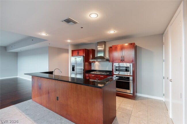 Building Photo - 4575 Dean Martin Dr
