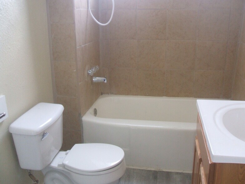 Building Photo - 303 Howard St.