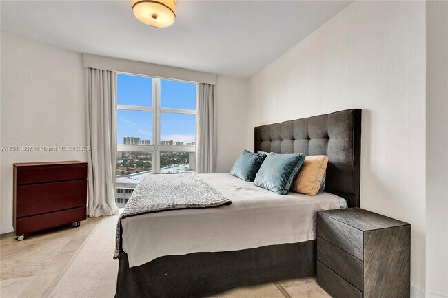 Building Photo - 19111 Collins Ave